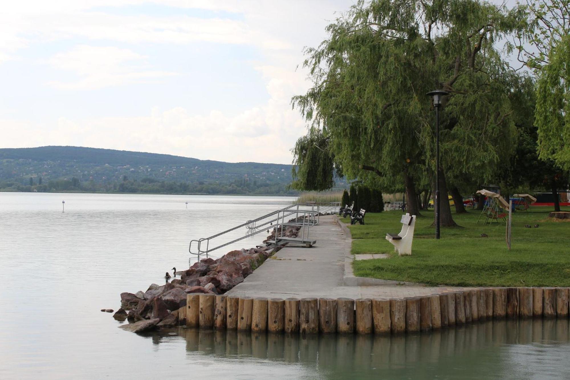 Foeveny Apartmanok Balatonfůzfő Екстериор снимка