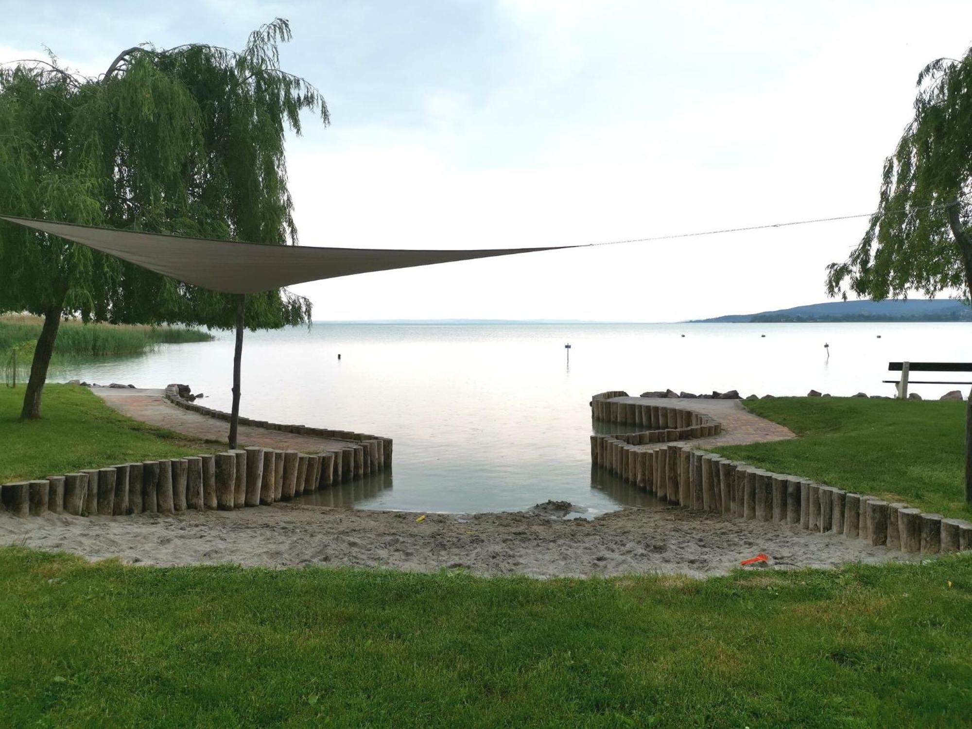 Foeveny Apartmanok Balatonfůzfő Екстериор снимка