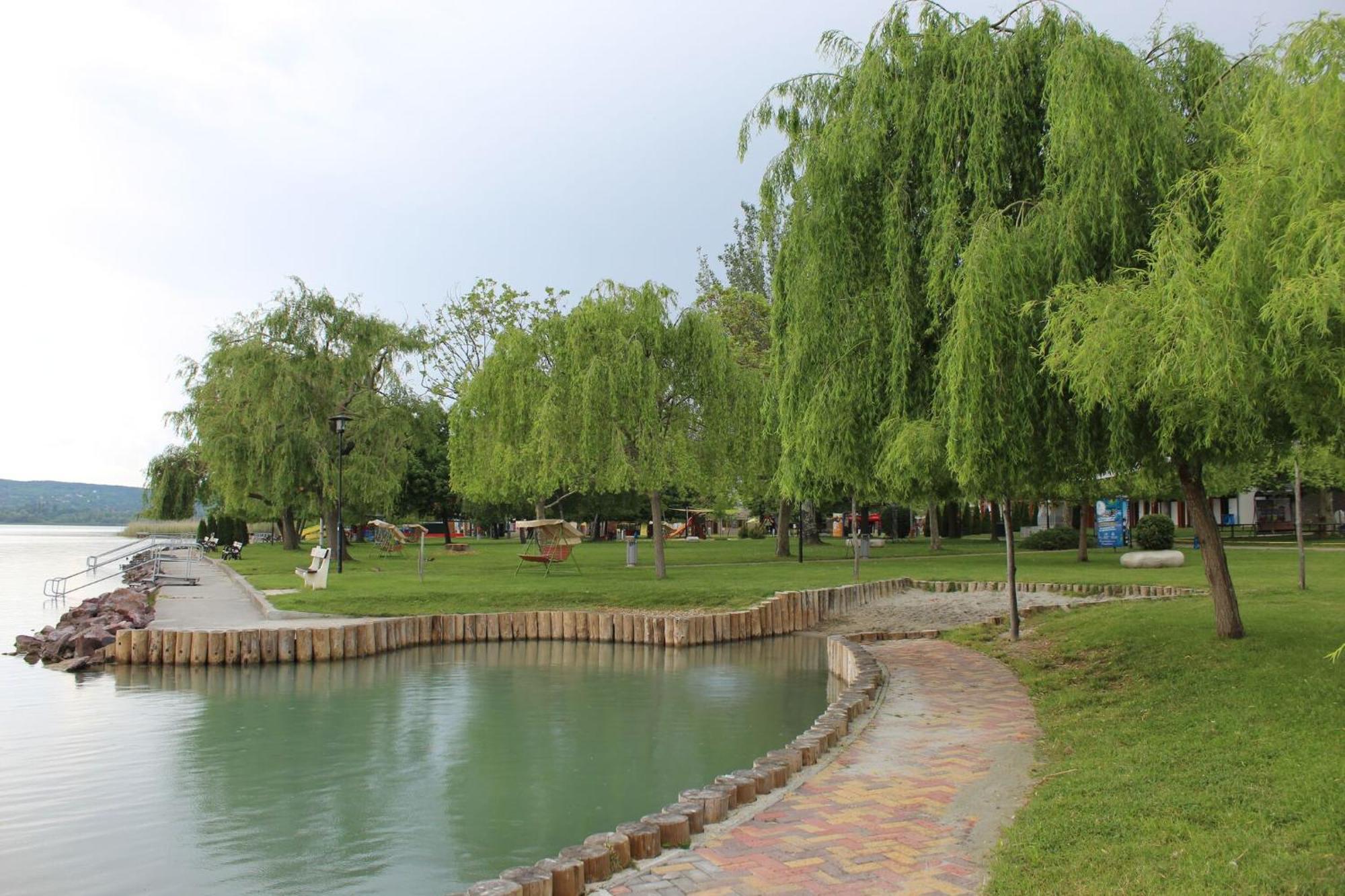 Foeveny Apartmanok Balatonfůzfő Екстериор снимка