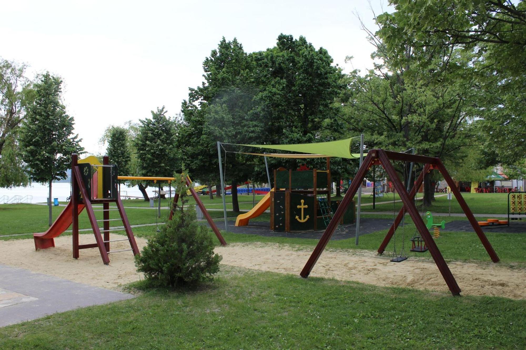 Foeveny Apartmanok Balatonfůzfő Екстериор снимка