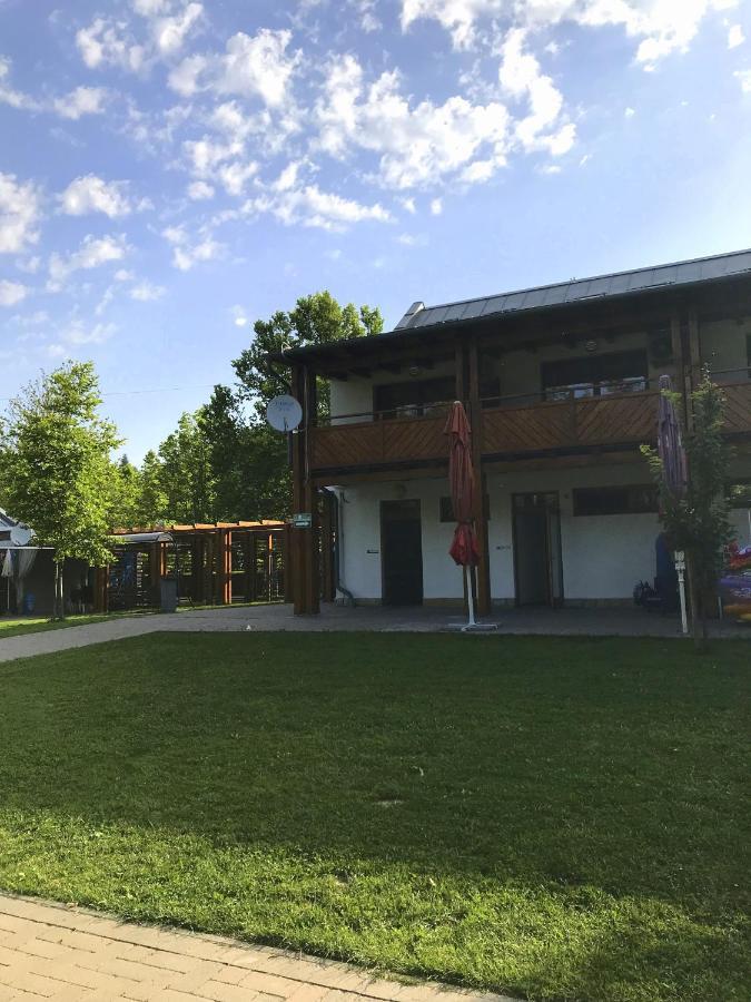 Foeveny Apartmanok Balatonfůzfő Екстериор снимка